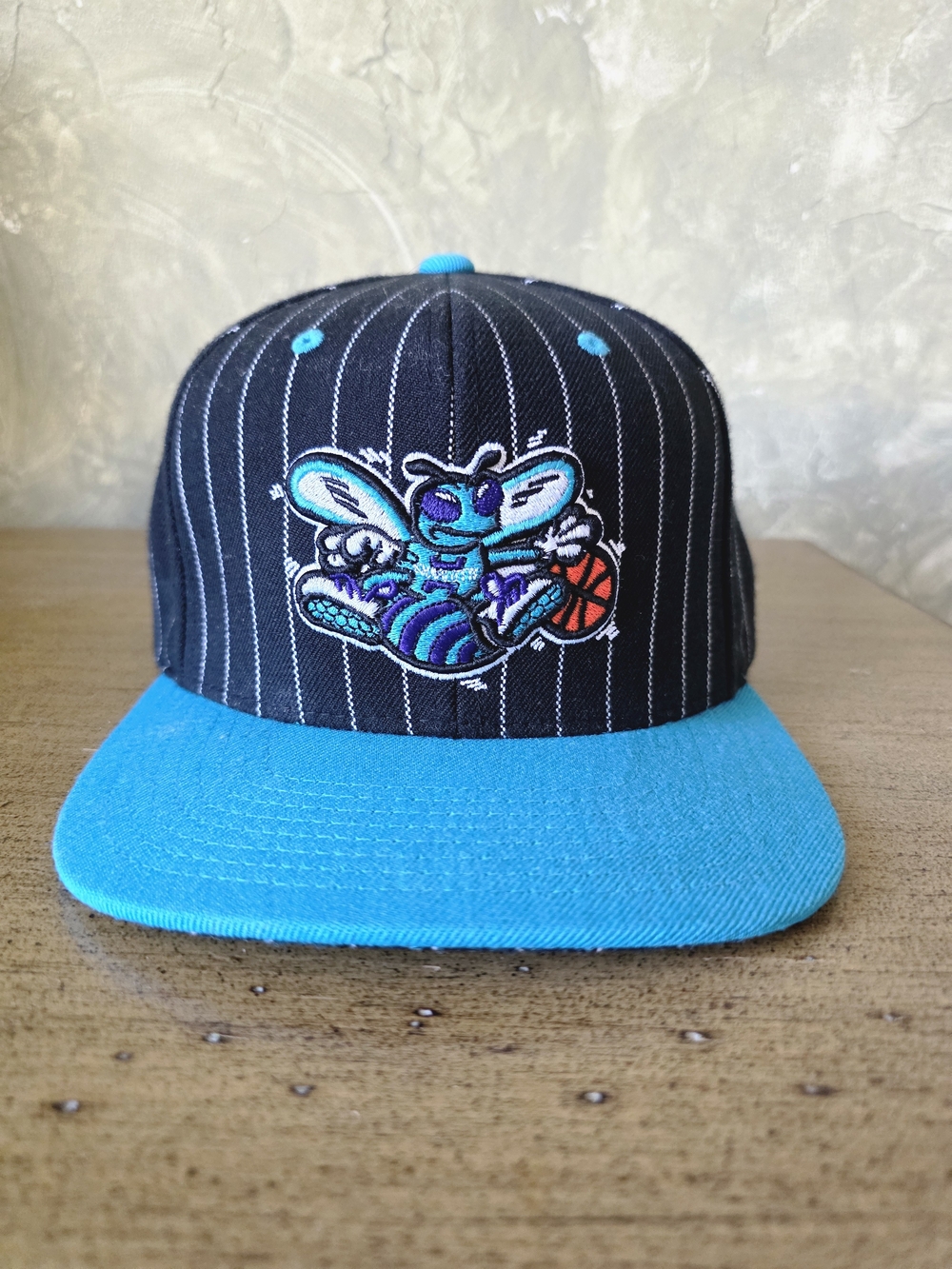 Mitchell & Ness Charlotte Hornets Hardwood Classics Pinstripe Snapback Hat Cap - Picture 9 of 9